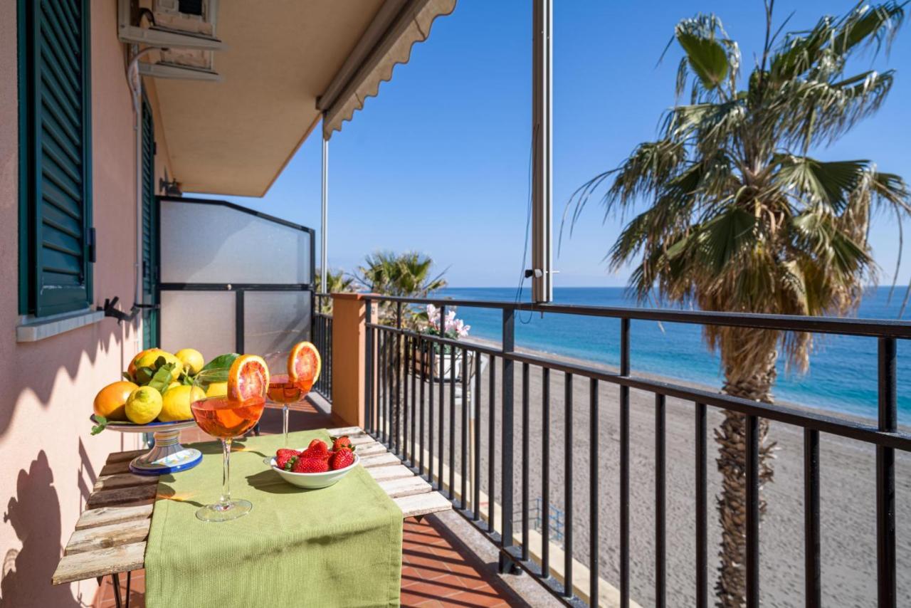 Appartamento Loft Balcone Sul Mare Letojanni Esterno foto
