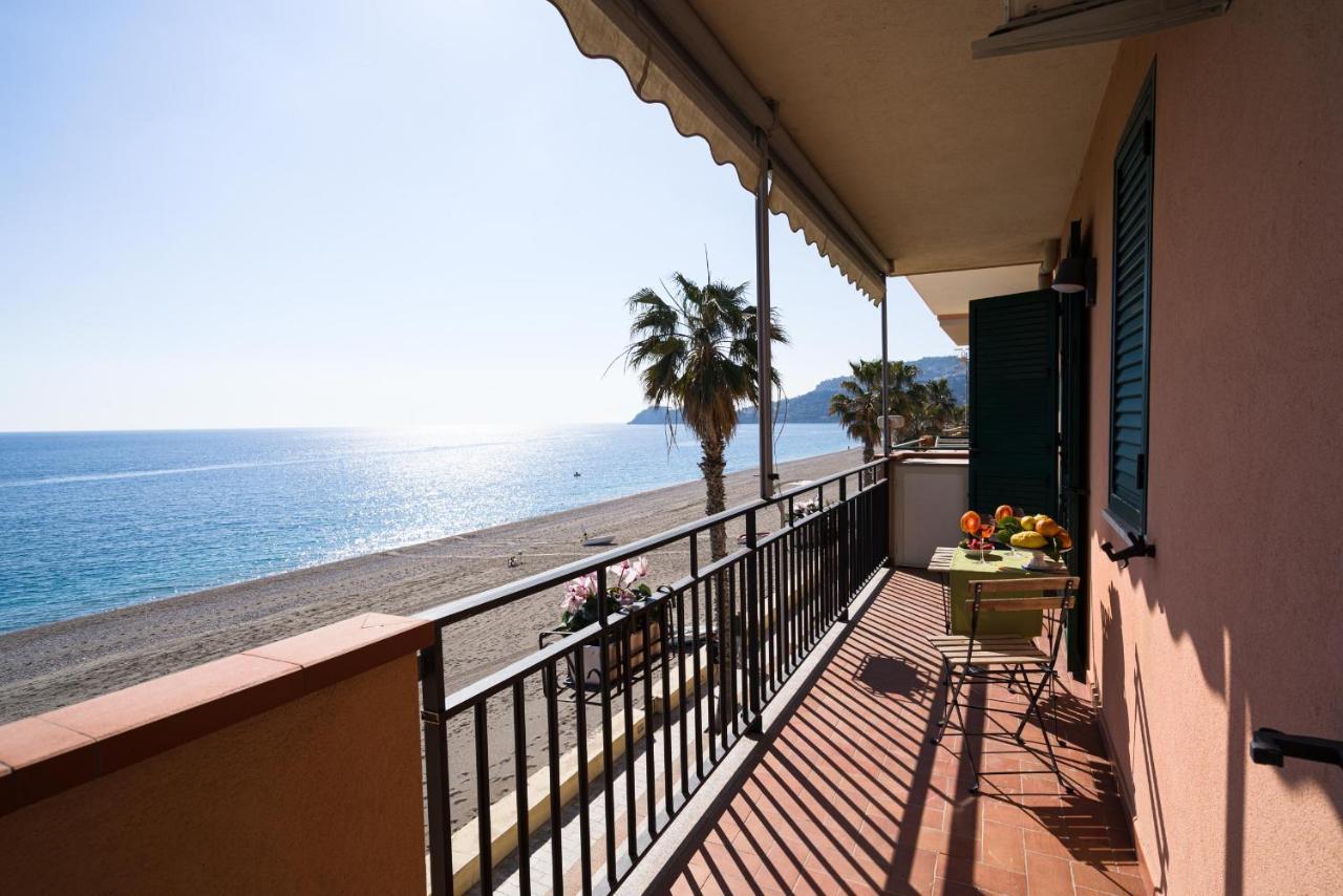 Appartamento Loft Balcone Sul Mare Letojanni Esterno foto