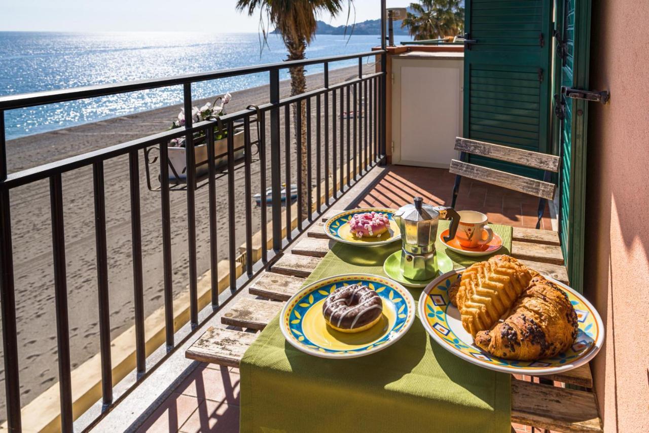 Appartamento Loft Balcone Sul Mare Letojanni Esterno foto