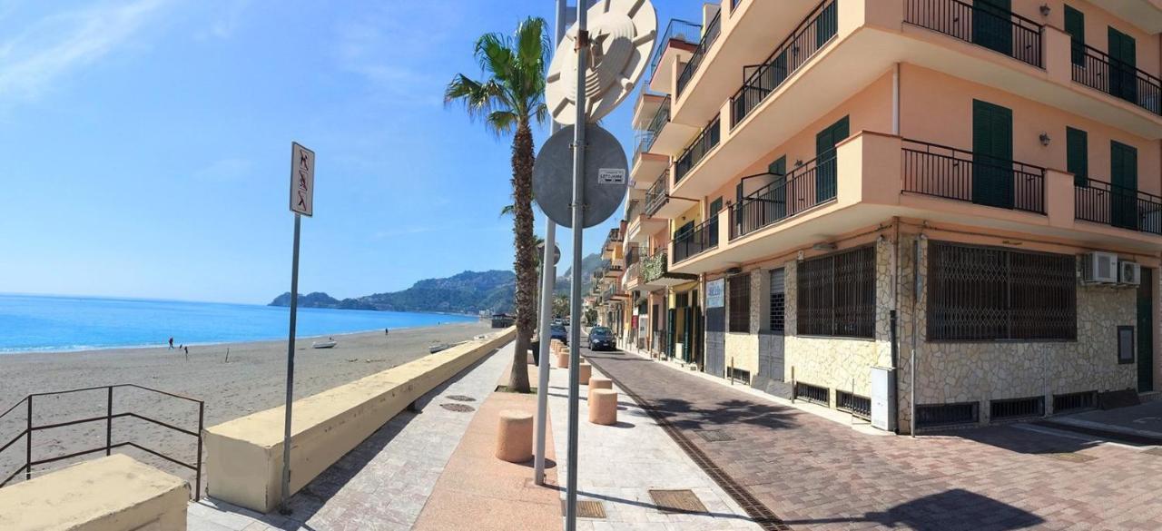 Appartamento Loft Balcone Sul Mare Letojanni Esterno foto